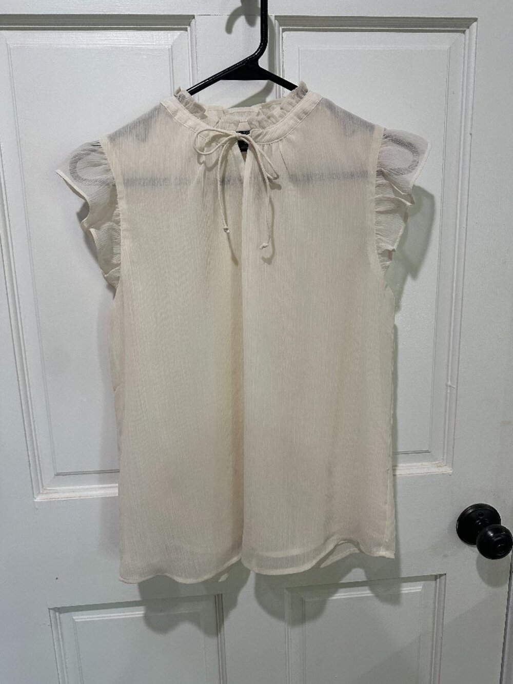 Ann Taylor Factory Cream Flowy Blouse – Size SP